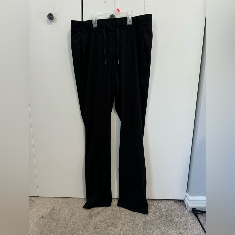 Lululemon straight leg joggers size 8